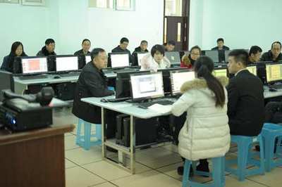 雞西實驗中學(xué)迎接雞西市首批教育信息化示范校驗收